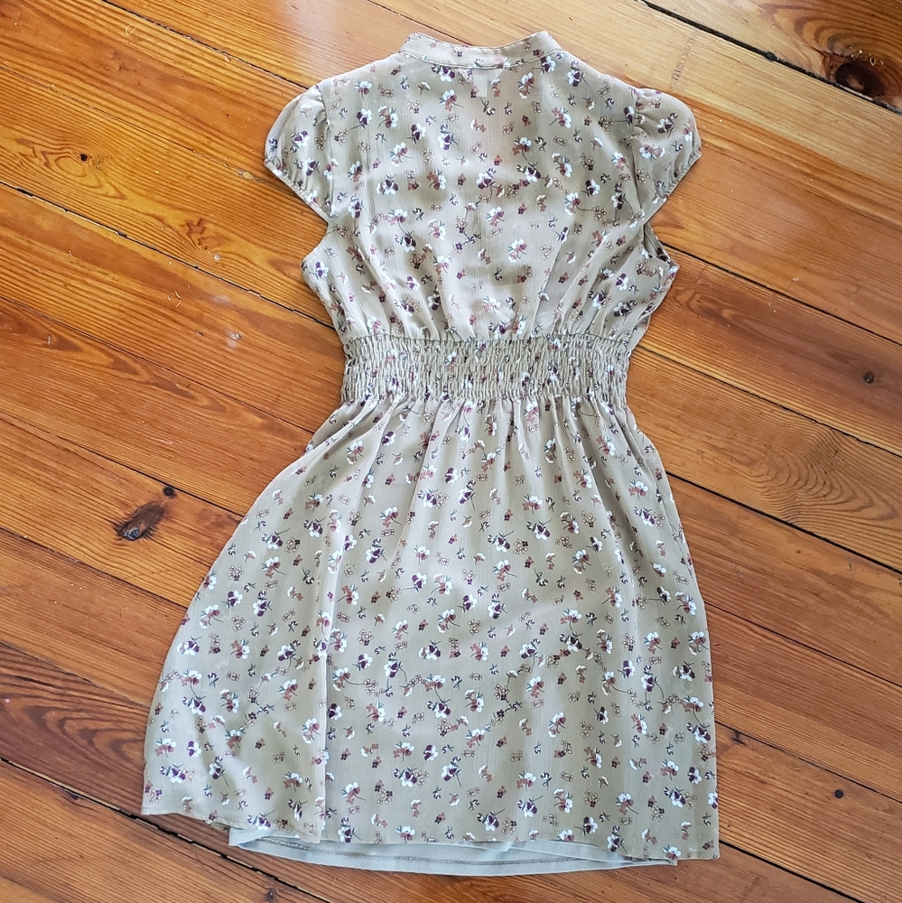 Cute 👗 - Picture 3 of 5